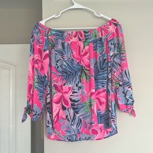 🌸NWT Lilly Pulitzer, Mary Ellen top. Cockatoo pink/pretty in pink. size small🌸